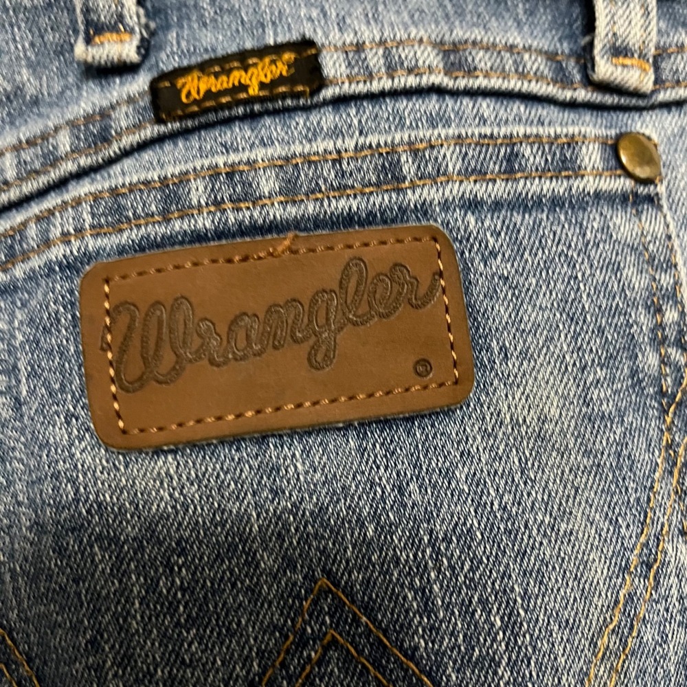 Wrangler 47 Regular Fit Advanced Comfort Blue Denim Jeans Straight Leg - Picture 3 of 6